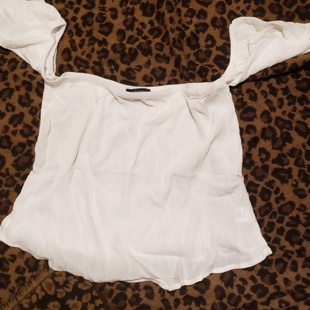 ❤White off the shoulder crop top.  Never been worn.  NWOT